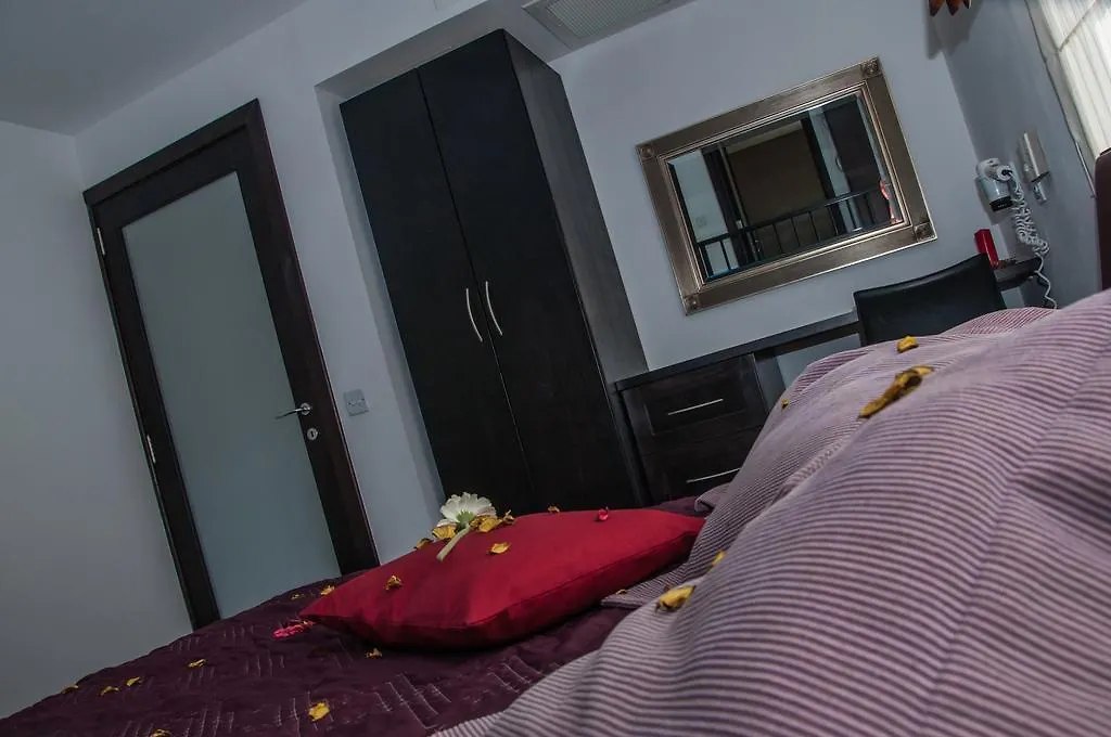 Club Salina Wharf Aparthotel Qawra