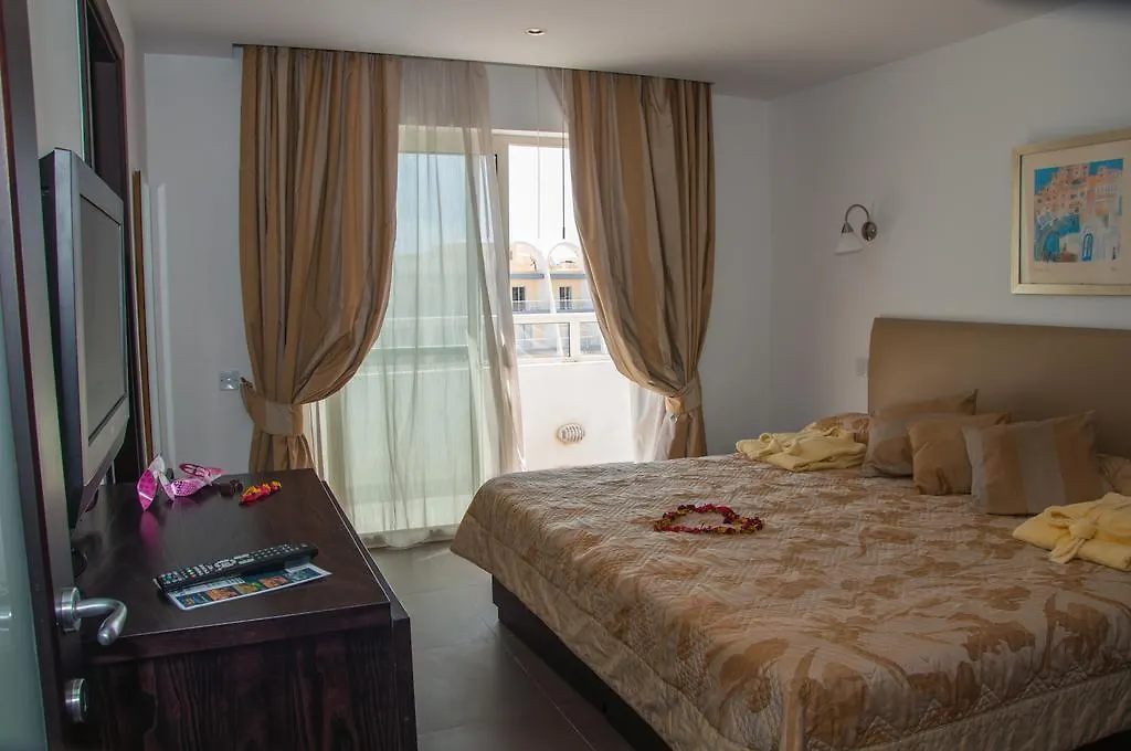 Club Salina Wharf Aparthotel Qawra