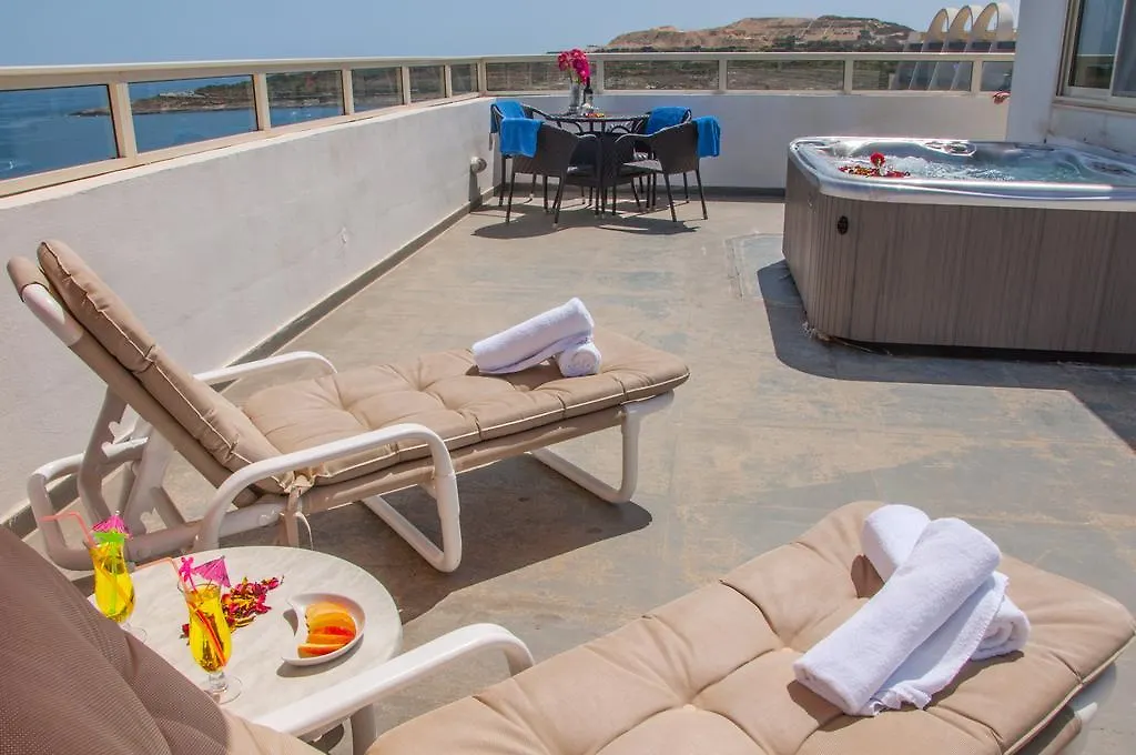Club Salina Wharf Aparthotel Qawra 4*,  Malta