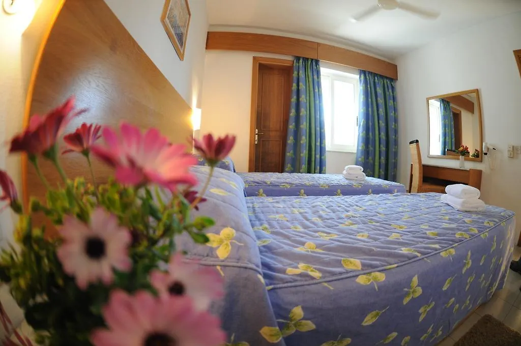 Club Salina Wharf Aparthotel Qawra 4*,  Malta